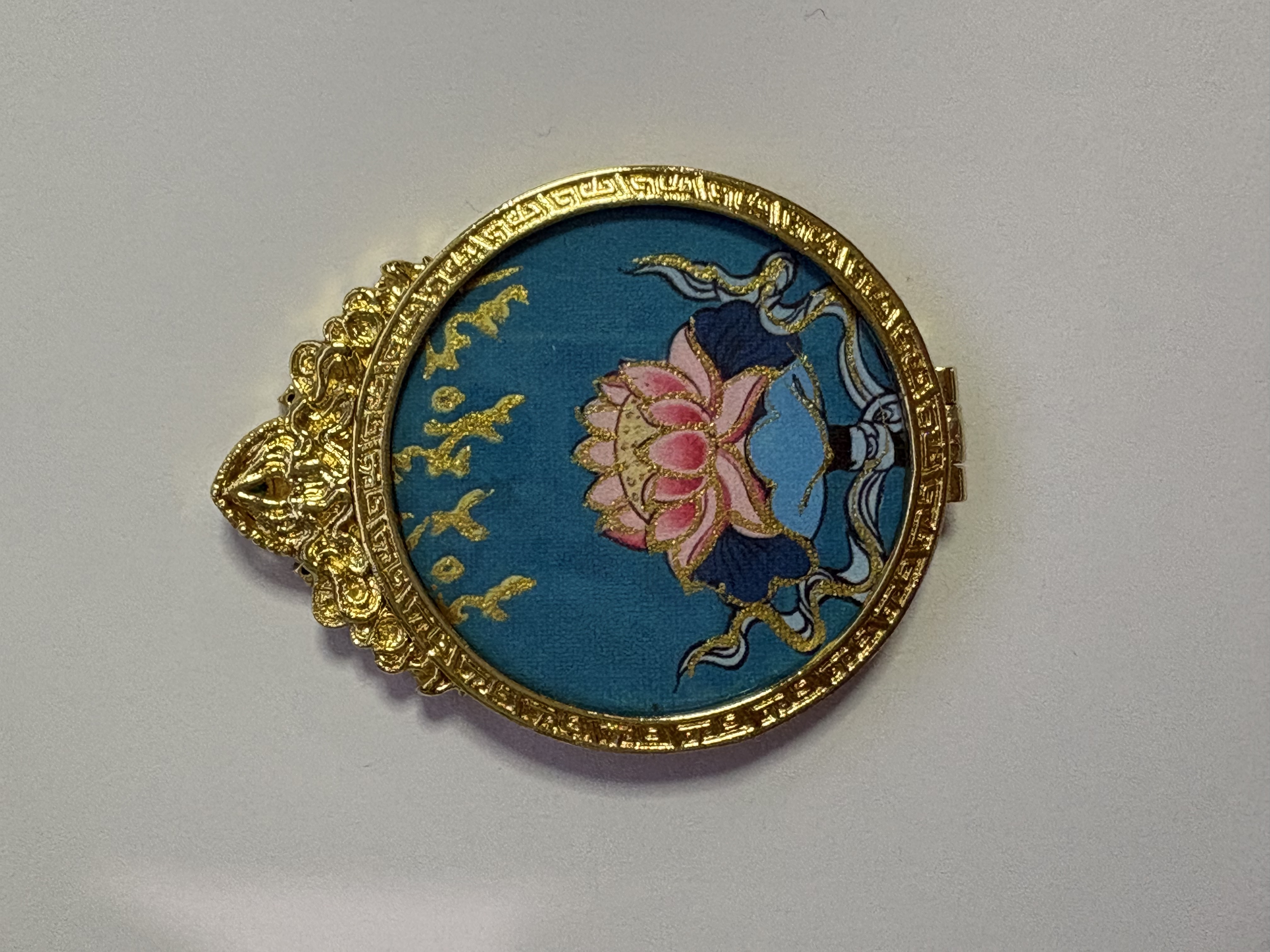 金色鑲鑽雙面圓形唐卡手繪描金八大守護神綠度母隨身吊墜唐卡項鍊